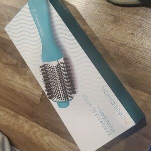 NWB Moroccanoil 4 in 1 blow dryer brush